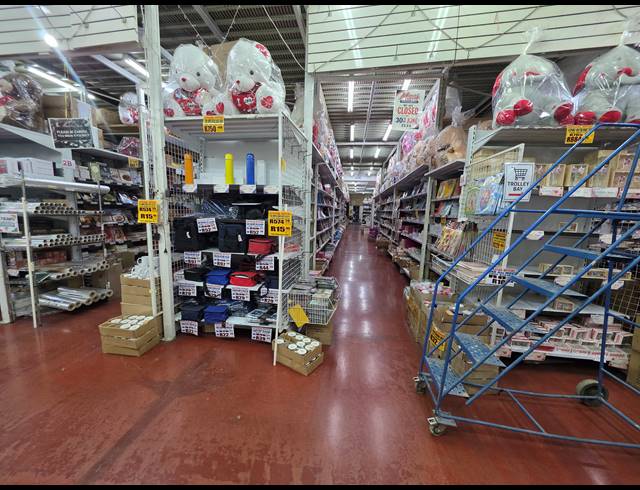 6,000M² WAREHOUSE FOR SALE IN CROWN